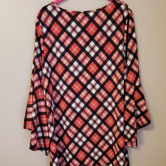 Chances R Plus Top - Picture 3 of 15